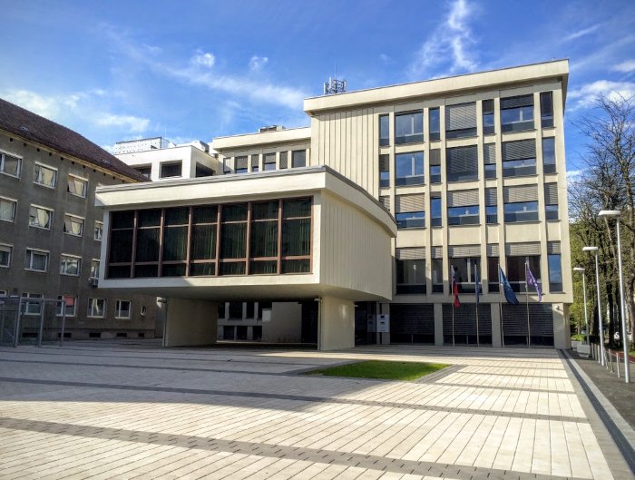 Institut informacijskih znanosti, IZUM Maribor