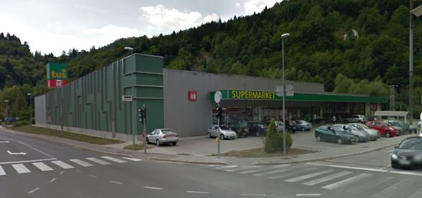 Supermarket Tuš, Idrija